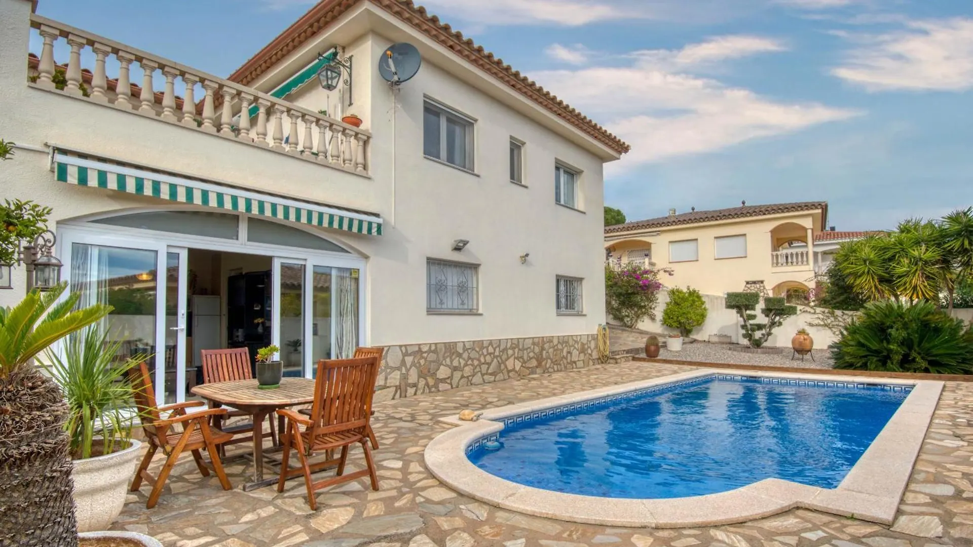 Nicole Villa L'Escala