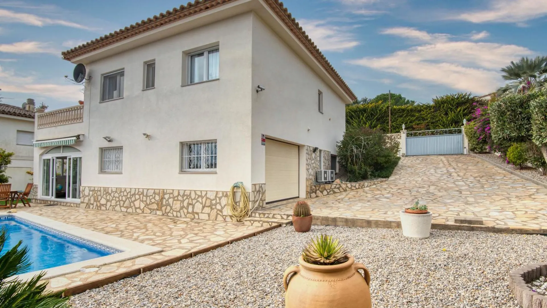 Nicole Villa L'Escala 0*,